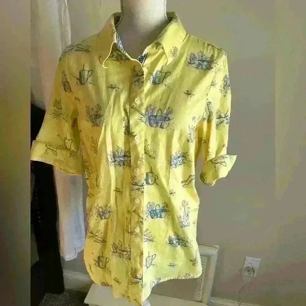 Light yellow button down short sleeve garden shirt